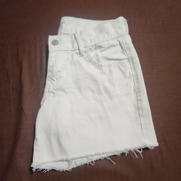 EUC Old Navy jean shorts - Picture 2 of 7